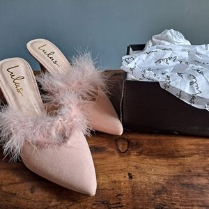 New in box feathered pink heels 8.5